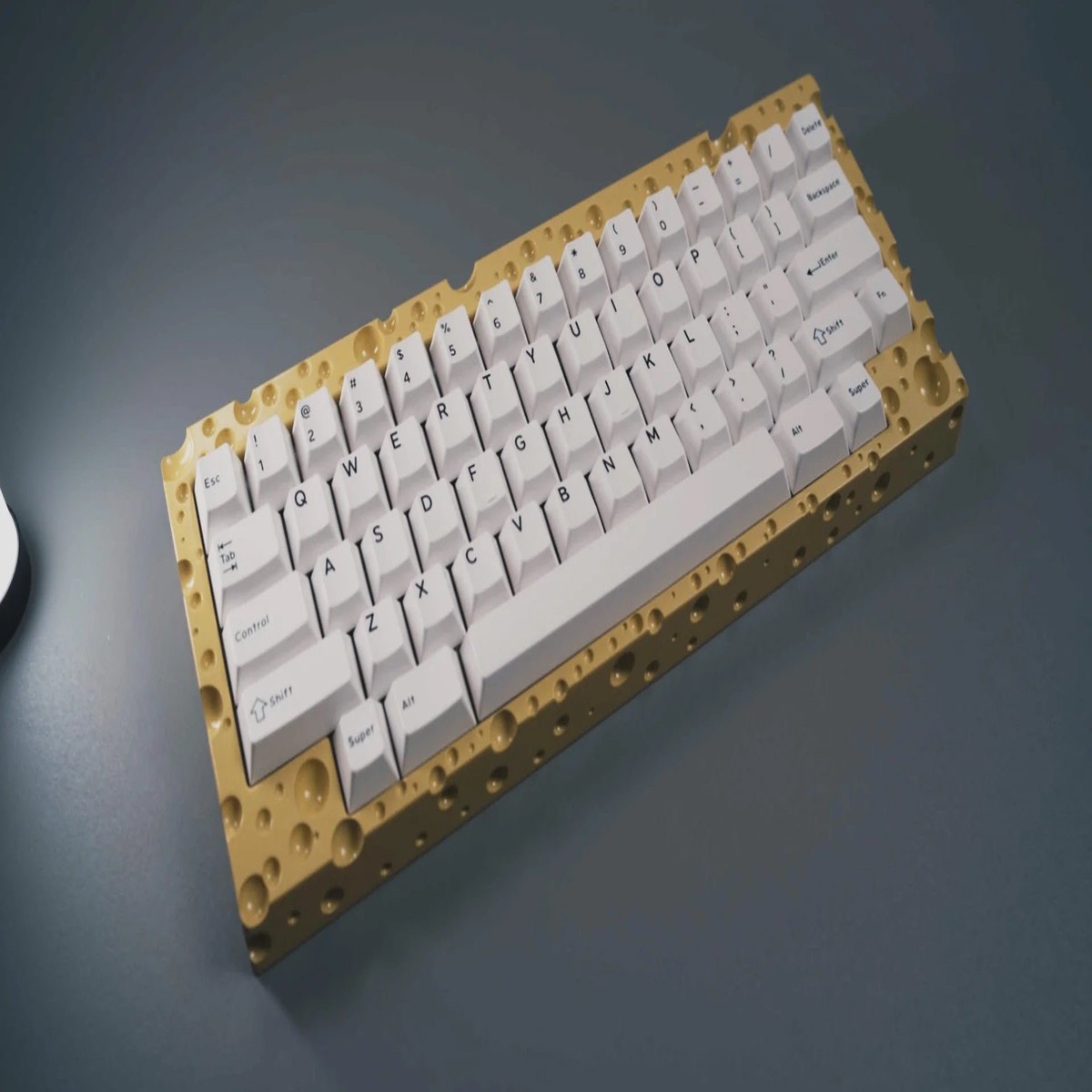 keebwerk-swiss-cheeseboard-barebones-diy-keyboard-kit